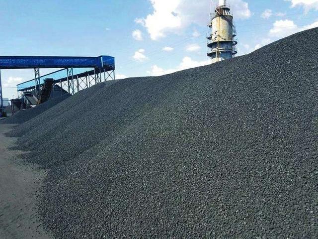 榆林兰炭产值超100亿元 走红全国成为治霾利器中的煤炭代表